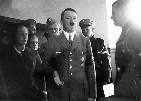 Adolf Hitler visits the new youth hostel in Struberberg 6 Berchtesgaden